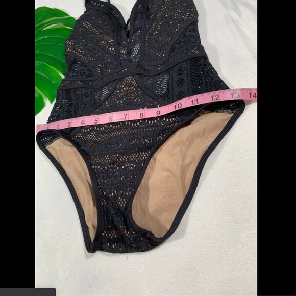 NEW! Becca Show & Tell One-Piece Swimsuit Lace Crochet in Black‎ [SZ XS ] - Picture 8 of 8